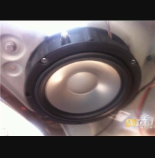 途安四门隔音 哈曼卡顿喇叭安装