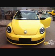 甲壳虫安装LED大灯。