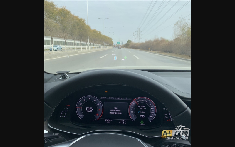 ACC 夜视，变道，胎压，抬头显示。C8 原厂升级